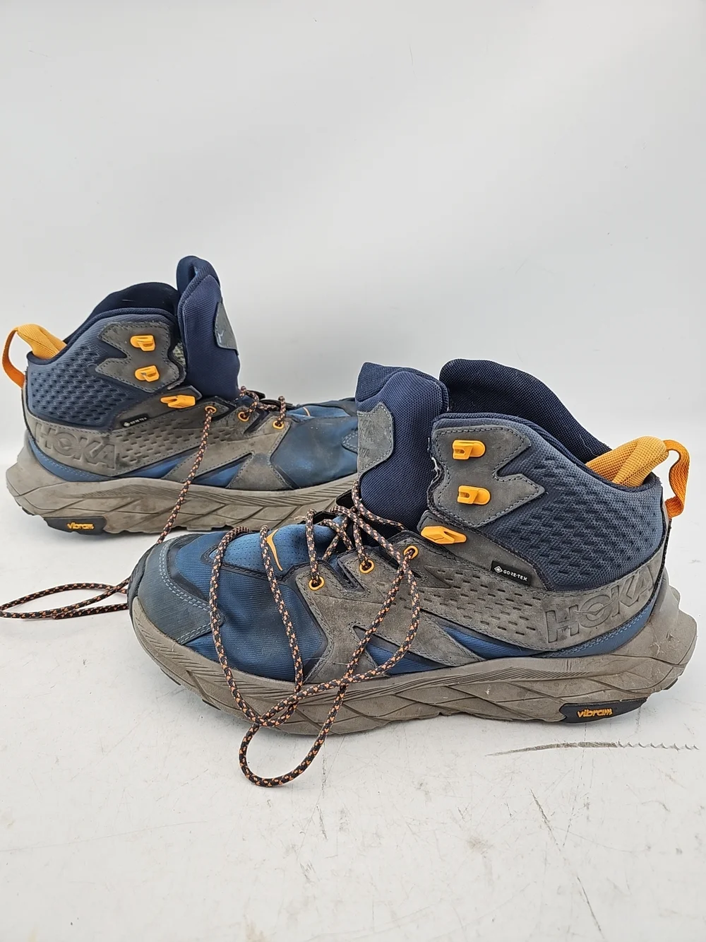 Hoka versatile anacapa